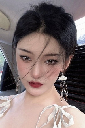 Jiu Jing Yan portrait