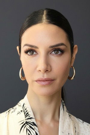 Ahu Yağtu portrait
