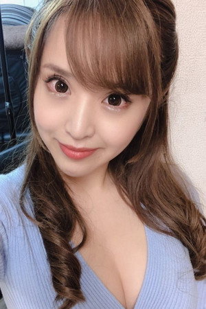 Mona Nanase portrait