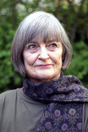 Vivian Pickles portrait
