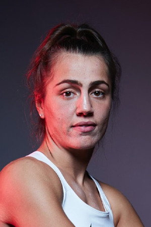 Ellie Scotney portrait