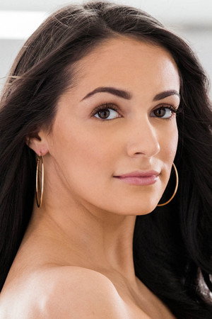 Sofi Ryan portrait