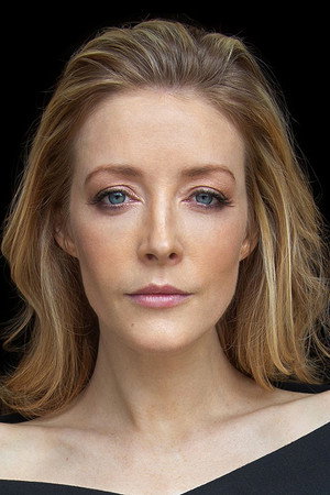 Jennifer Finnigan portrait