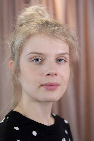 Alina Tomnikov portrait