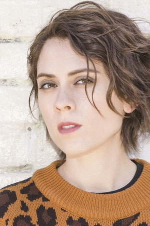 Tegan Quin portrait