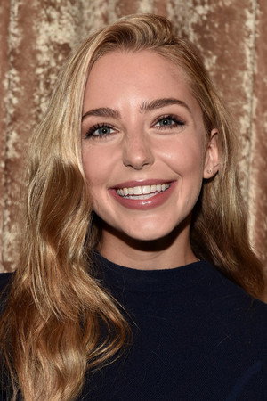 Jessica Rothe portrait