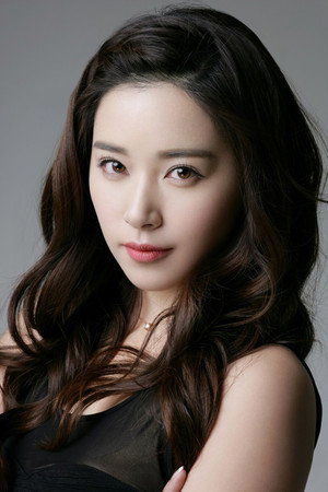 Kan Qingzi portrait