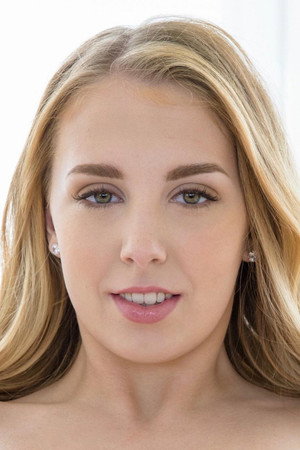Chloe Scott portrait