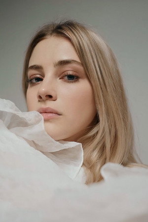 Josephine Langford portrait