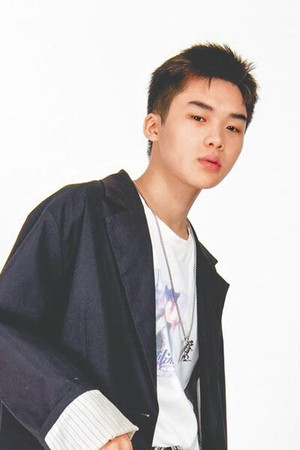 Shi-Hao Wang portrait