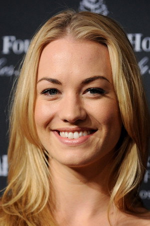 Yvonne Strahovski portrait