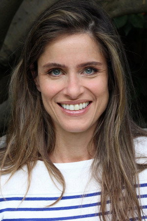 Amanda Peet portrait
