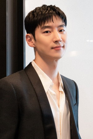 Lee Je-hoon portrait