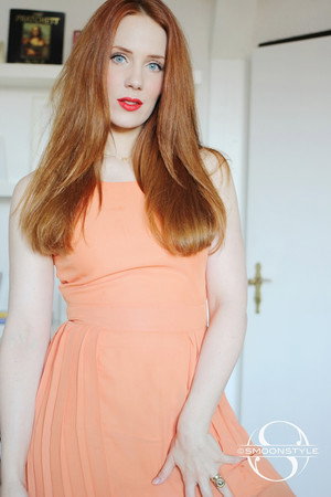 Simone Simons portrait