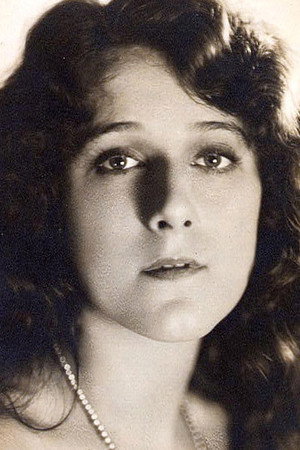 Riza Royce portrait