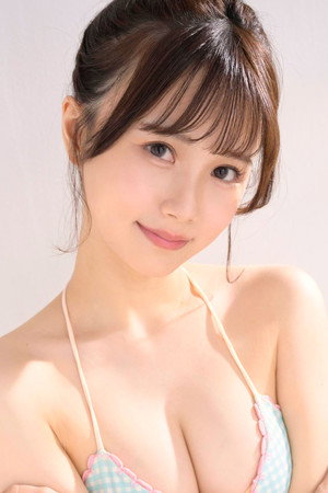Momoka Izumi portrait