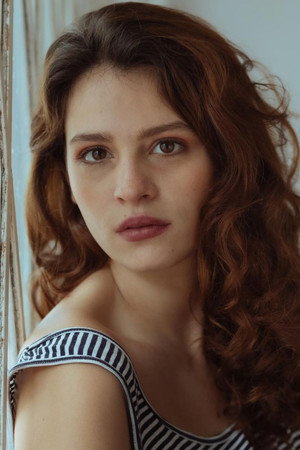 Lara Tremouroux portrait