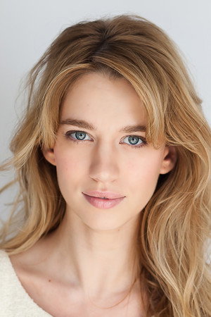 Yael Grobglas portrait