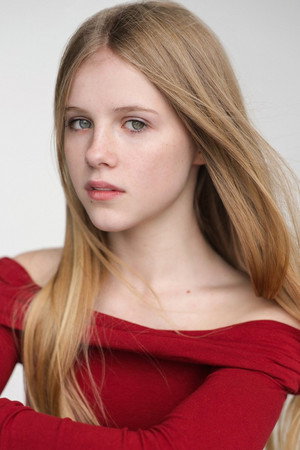 Alyla Browne portrait