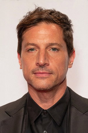 Simon Rex portrait