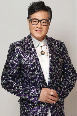 Henry Lo portrait
