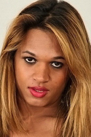 Bianca Alves portrait
