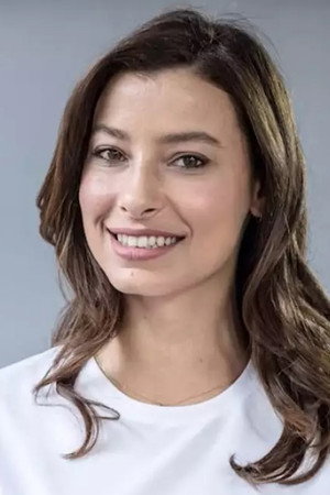 Müjde Uzman portrait