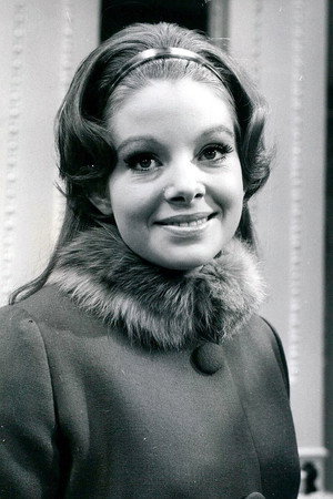 Anna Calder-Marshall portrait