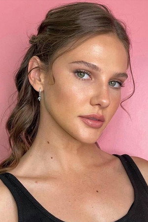 Alina Boz portrait