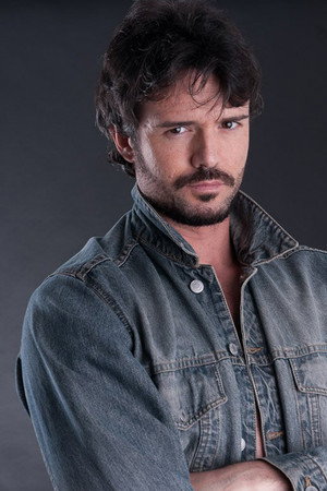Toño Pantaleón portrait