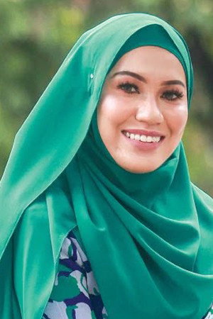 Mardiana Alwi portrait