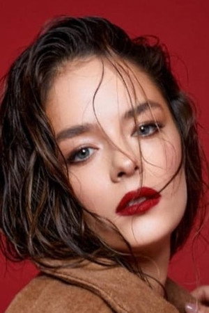 Buse Meral portrait