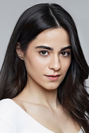 Merve Nur Bengi portrait