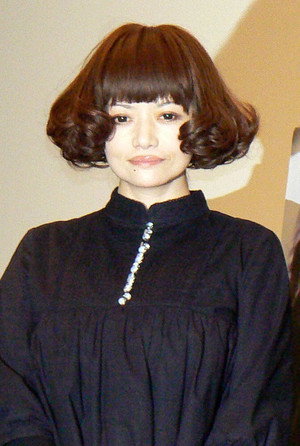 Léona Hirota portrait