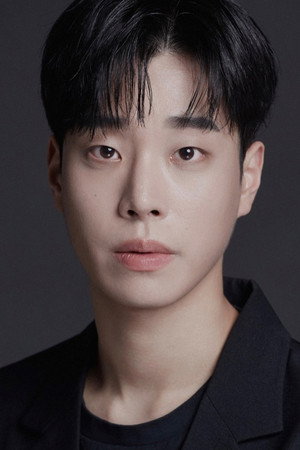 Min Woo-seok portrait