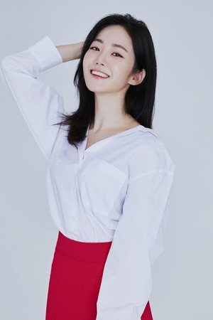 Han Sung-yeon portrait