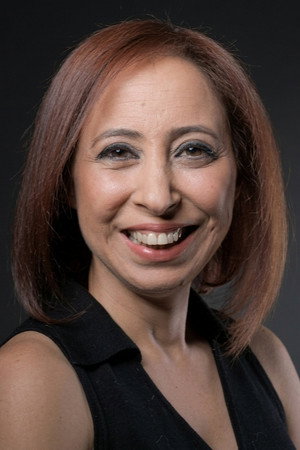 Gülden Güney portrait