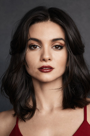 Lauren LaVera portrait