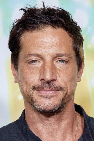 Simon Rex portrait