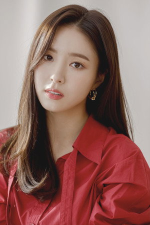 Shin Sae-kyeong portrait