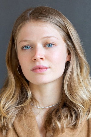 Nora Islei portrait