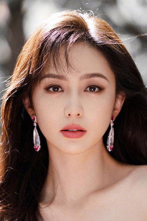 Tong Liya portrait