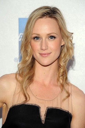 Kerry Bishé portrait