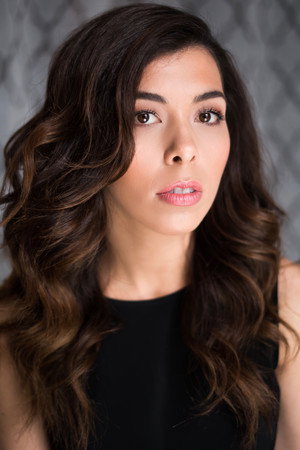 Carissa Valès portrait