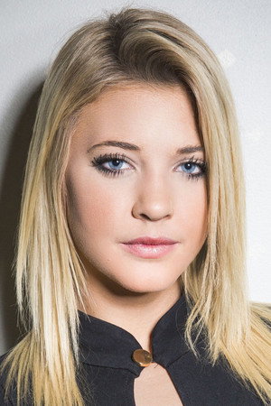 Madison Walls portrait