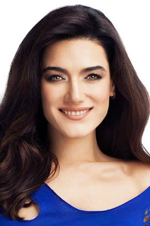 Hande Subaşı portrait