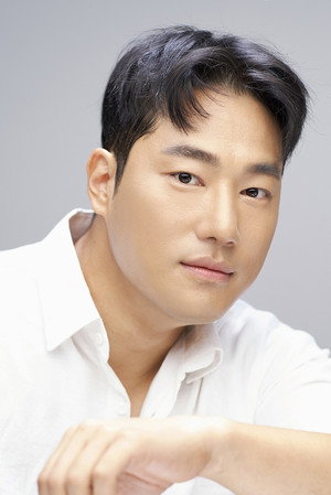 Jung Jong-woo portrait