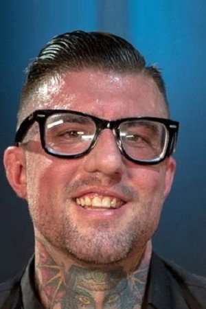 H3ll4sl00tz portrait