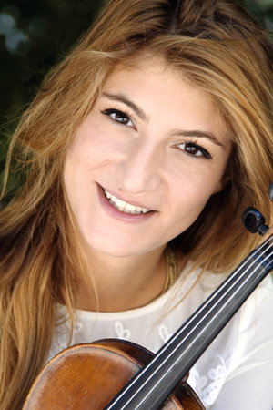 Lison Favard portrait