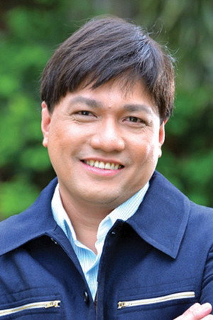 Wenn V. Deramas portrait